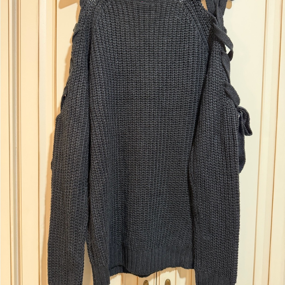 NWT Daytrip Black V-Neck Sweater with Bow Accents down sleeves - Picture 5 of 6